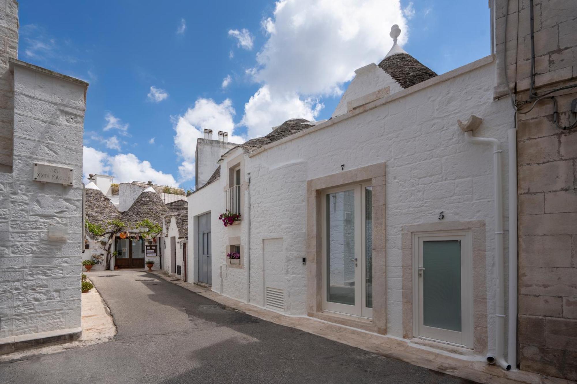 Naiira Luxury Trullo - Jacuzzi And Patio Apartment Alberobello Exterior photo
